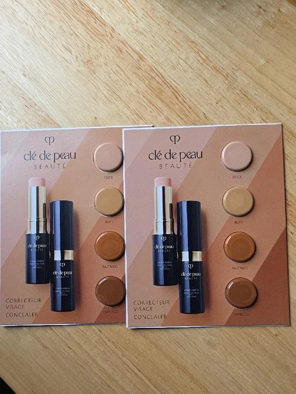 25 Pc Cle de Peau With Bonus Foundation
